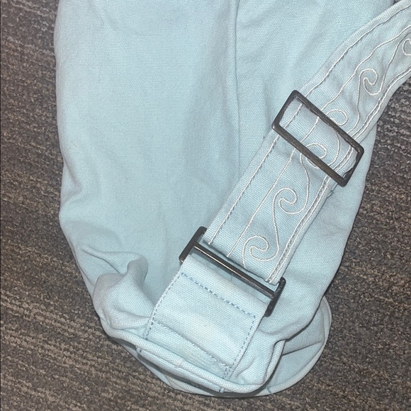 Gaiam Light Ice Blue Yoga Mat Embroidered pocket bag with strap, preowned - Picture 6 of 12